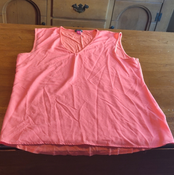 Vince Camuto Tops - Vince camuto women's large top